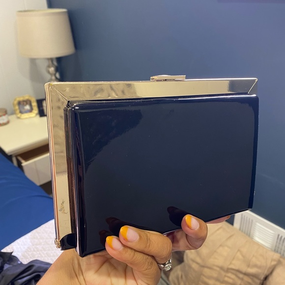 Black clutch - Picture 2 of 4